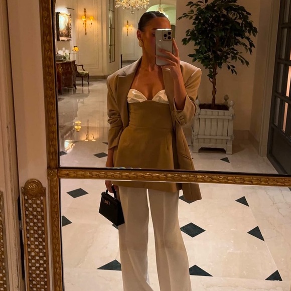 Odd Muse London Elegant Tan and White Strapless - Picture 7 of 11